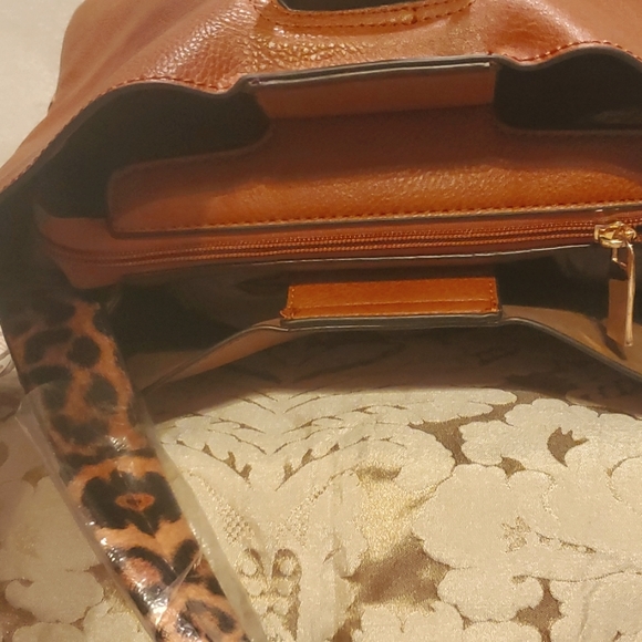 Fashion Handbag 2 in 1 Large and Spacious ~ NWT - Picture 5 of 16